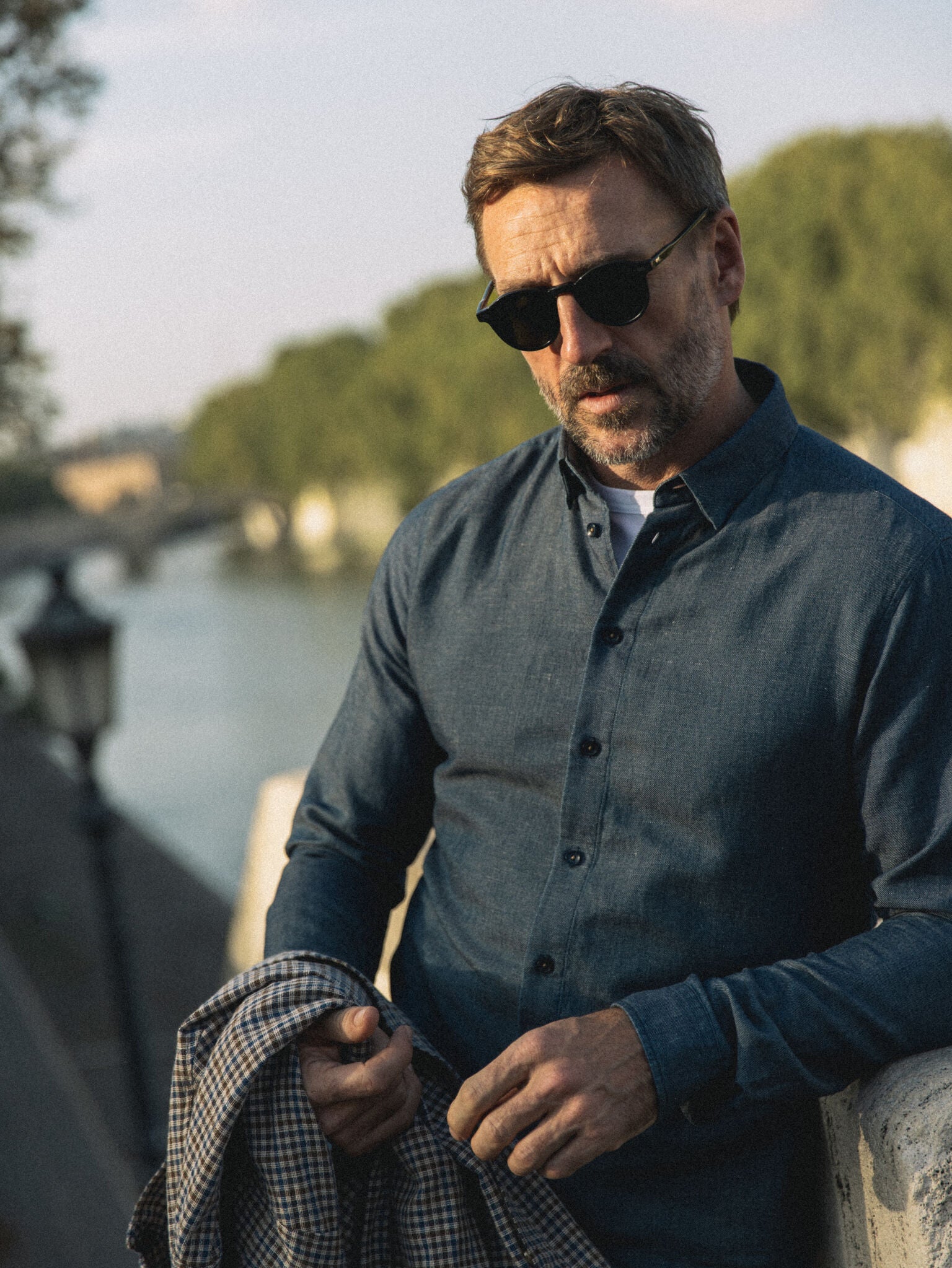 Modelshot / Navy / Detail